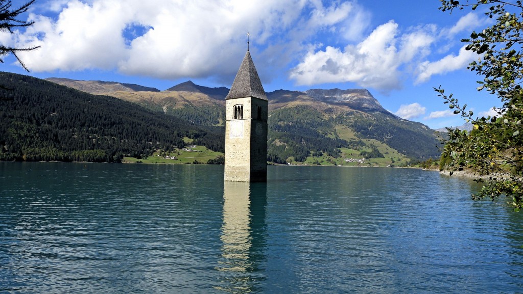 Reschensee und Grauner Kirchturm